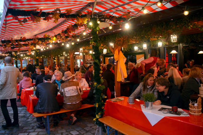 Impressionen vom Altstadtfest in Nürnberg: Markt der Gastlichkeit